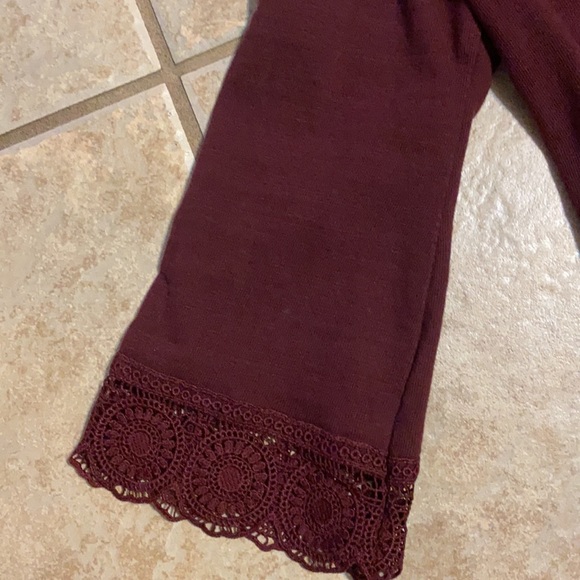 Medium Loft burgundy ruffle sleeved shirt - Picture 3 of 3
